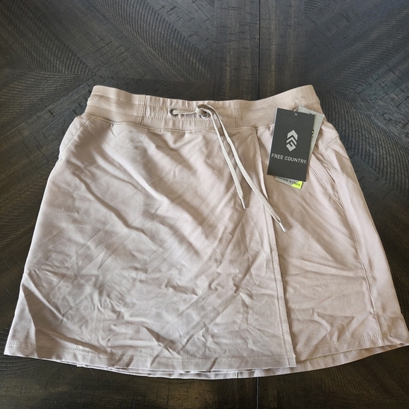 Free Country Pants - Free Country "Explore Trail to Town" Skort - Tan, Size Small Women's New Sporty